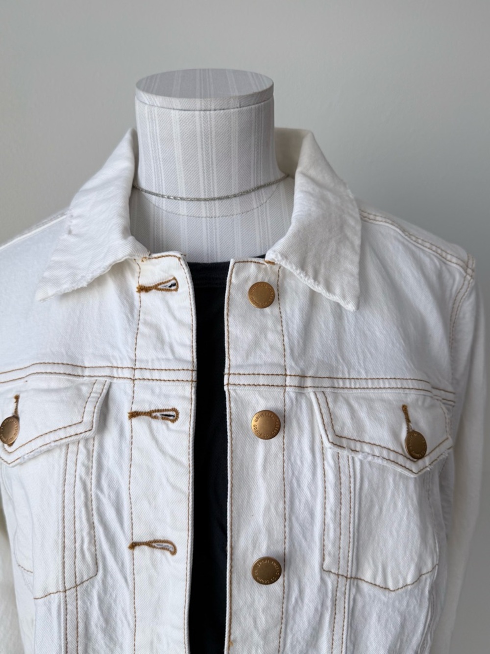 Universal Thread Goods Co. Off White Raw Hem Cropped Denim Jacket - Size M EUC - Picture 2 of 14